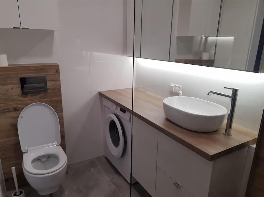 New Apartment Wolynska - Przestronny, Z Widokiem, Czysto, Parking, Balkon เชชูฟ ภายนอก รูปภาพ