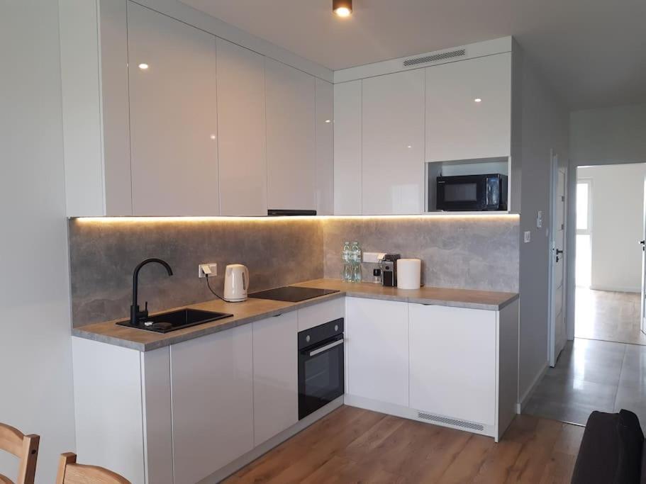 New Apartment Wolynska - Przestronny, Z Widokiem, Czysto, Parking, Balkon เชชูฟ ภายนอก รูปภาพ